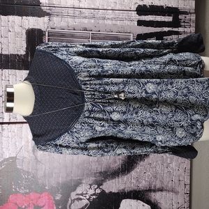 ❤️6 items for $25 sale!!❤️ Hinge Blue Floral Peasant Blouse EUC